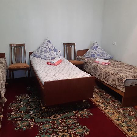 Guest House Lola Kochkor Екстер'єр фото