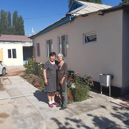 Guest House Lola Kochkor Екстер'єр фото