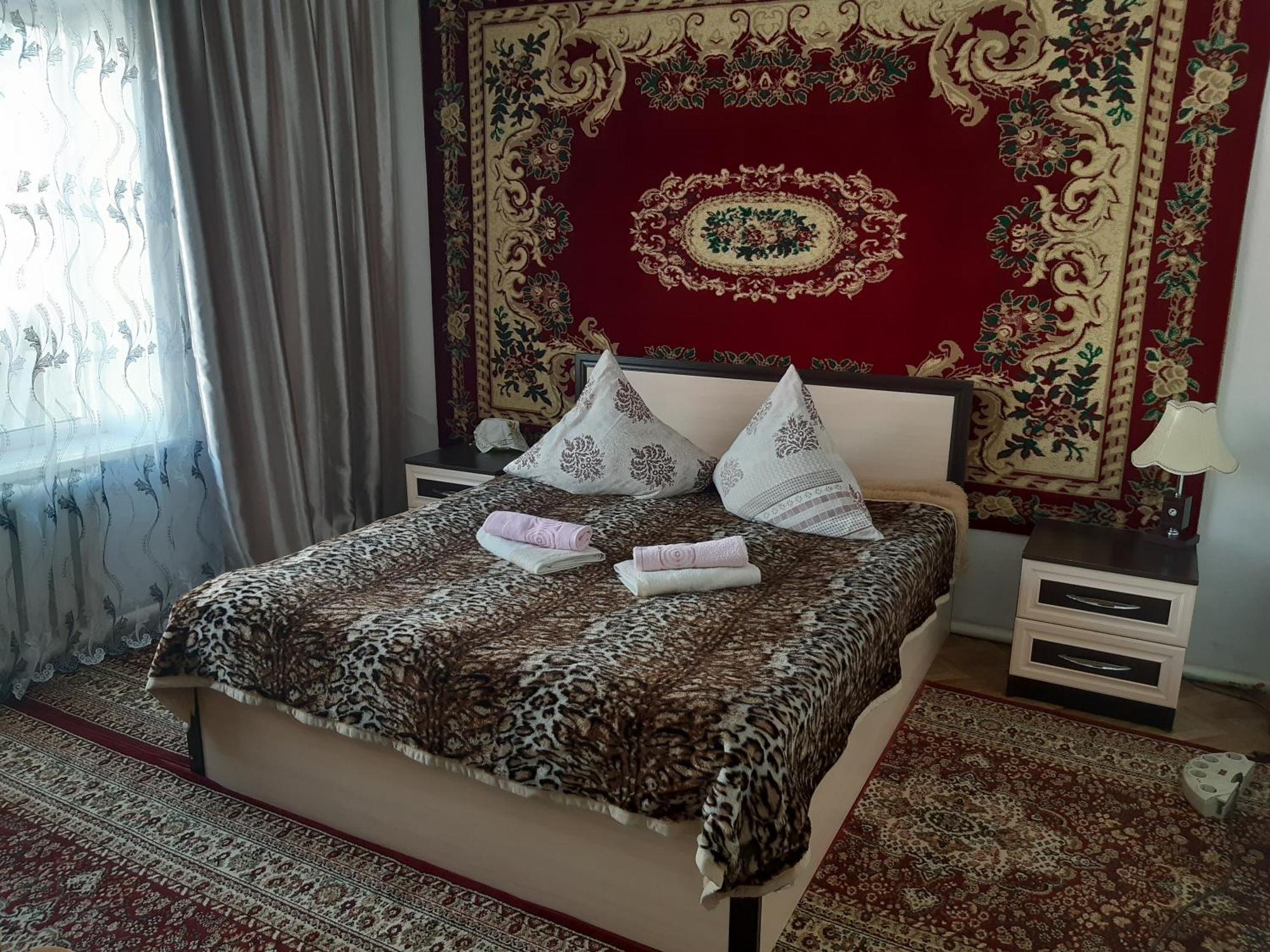 Guest House Lola Kochkor Екстер'єр фото