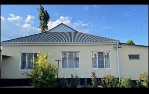 Guest House Lola Kochkor Екстер'єр фото