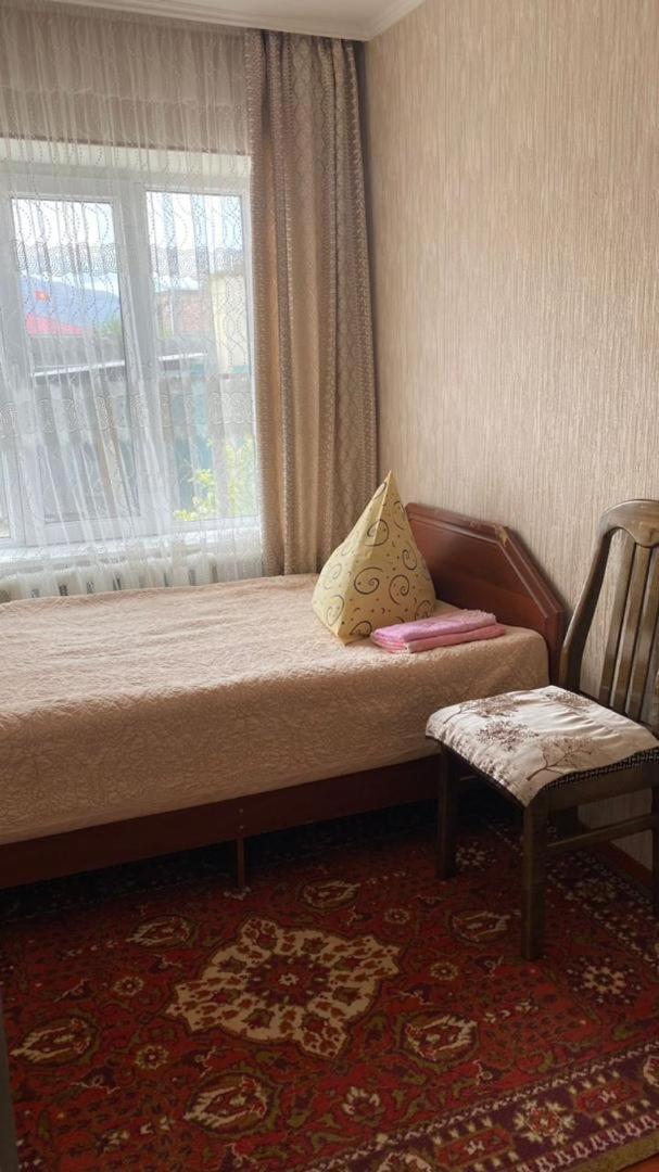 Guest House Lola Kochkor Екстер'єр фото