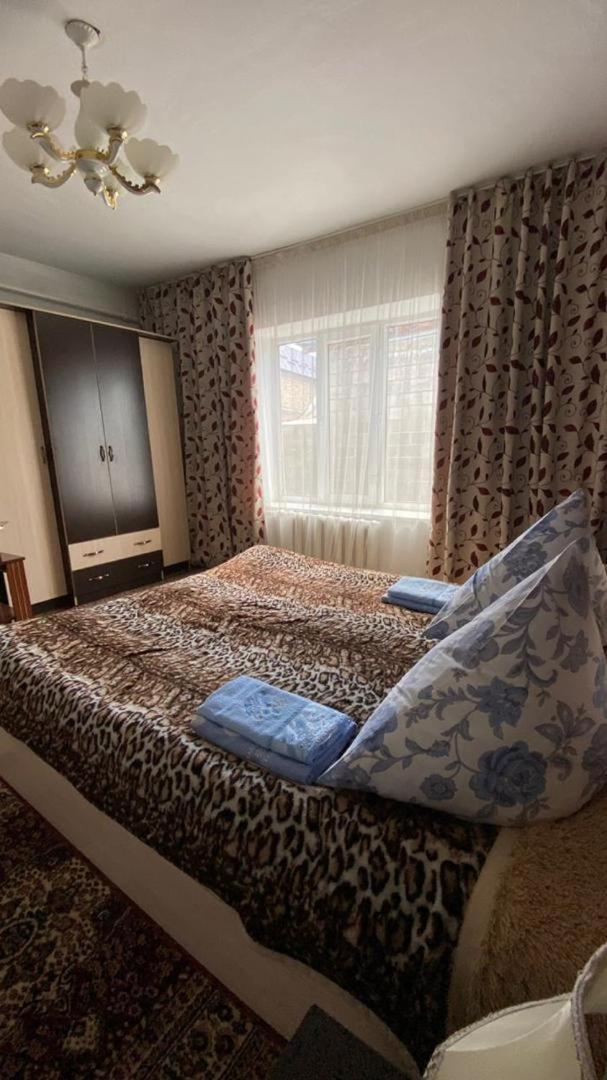 Guest House Lola Kochkor Екстер'єр фото